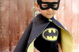 como hacer un disfraz de batman para niño
